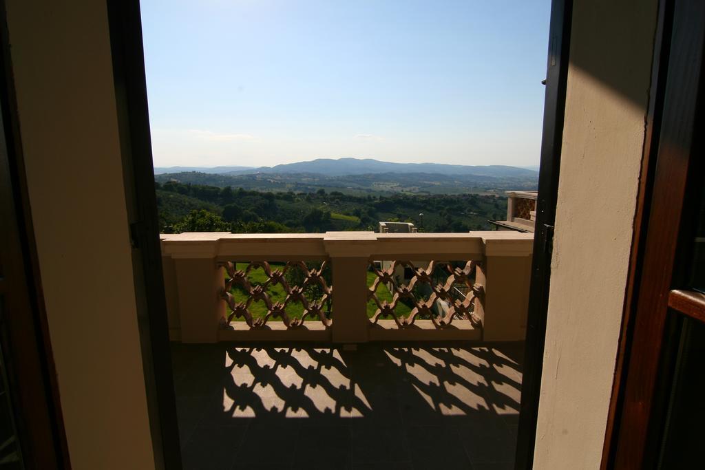 La Rocca Guest House&Spa Montefalco Habitación foto